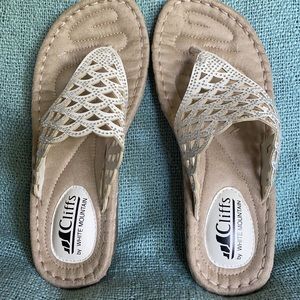 White Mountain Cliffs Sandals - NWOT